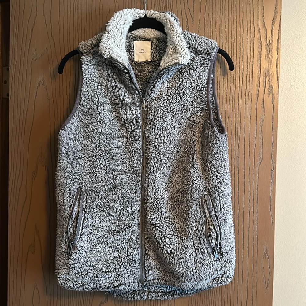 Women’s grey vest